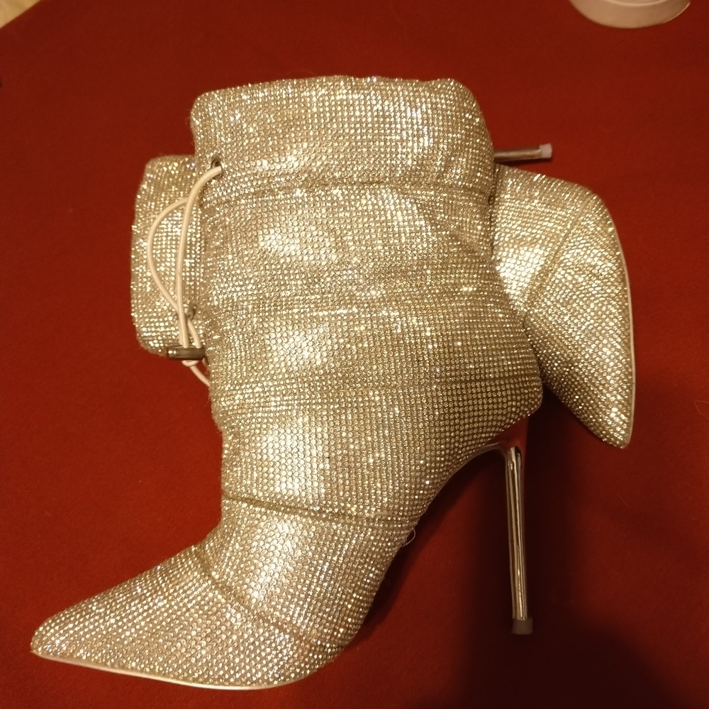 Shoes - Picture 6 of 10